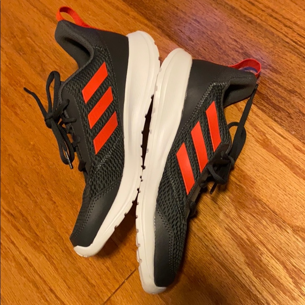 NWOT Adidas Kids Altarun Running Shoes - Picture 2 of 13